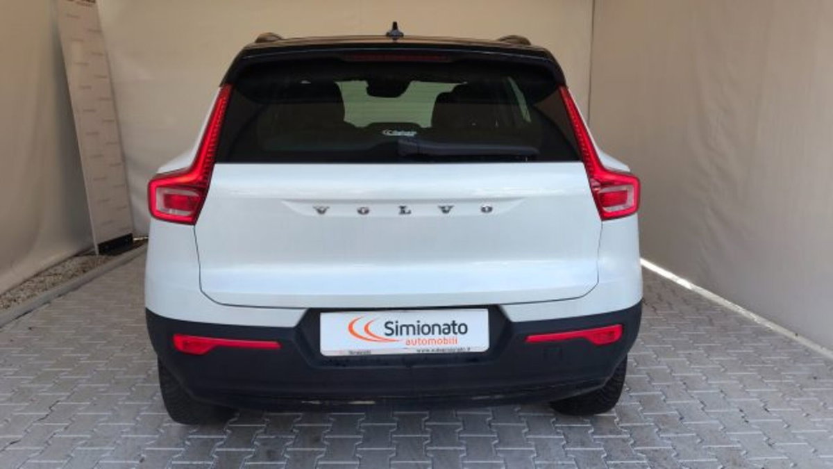Volvo XC40 T5 Recharge Plug-in Hybrid R-design (5)