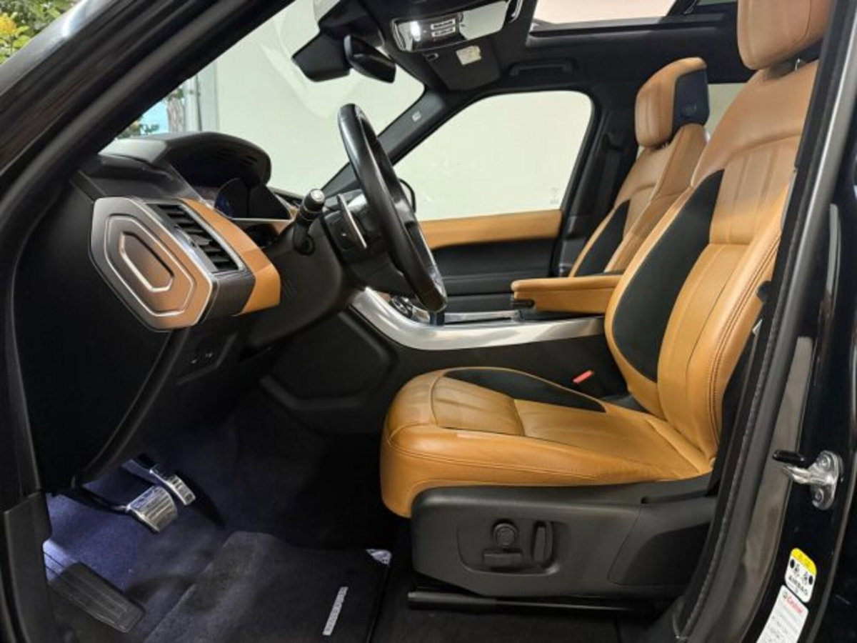 Land Rover Range Rover Sport 3.0D l6 249 CV HSE Dynamic Stealth (9)