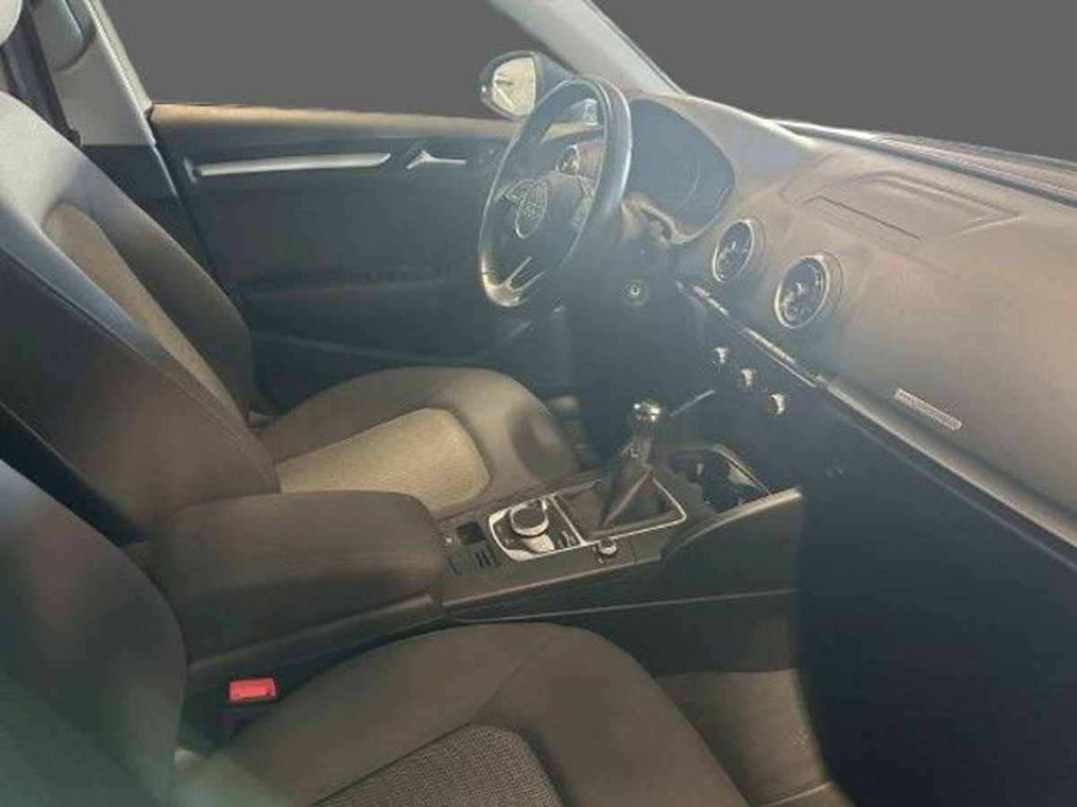 Audi A3 Sportback 1.6 TDI 116 CV Business (2)