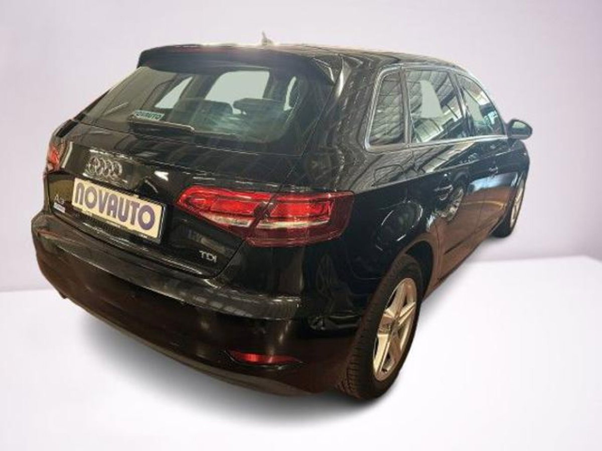 Audi A3 Sportback 1.6 TDI 116 CV Business (4)