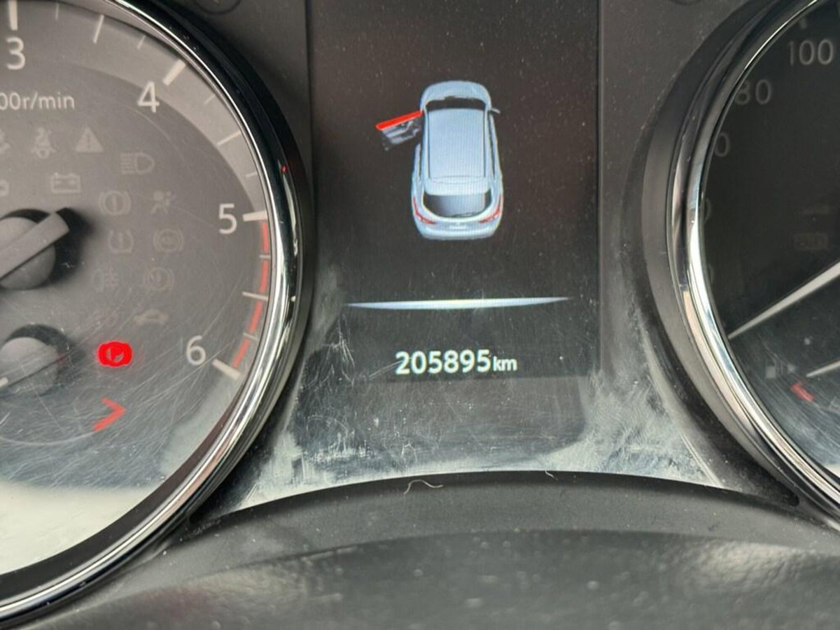 Nissan Qashqai 1.6 dCi 2WD 360 (9)
