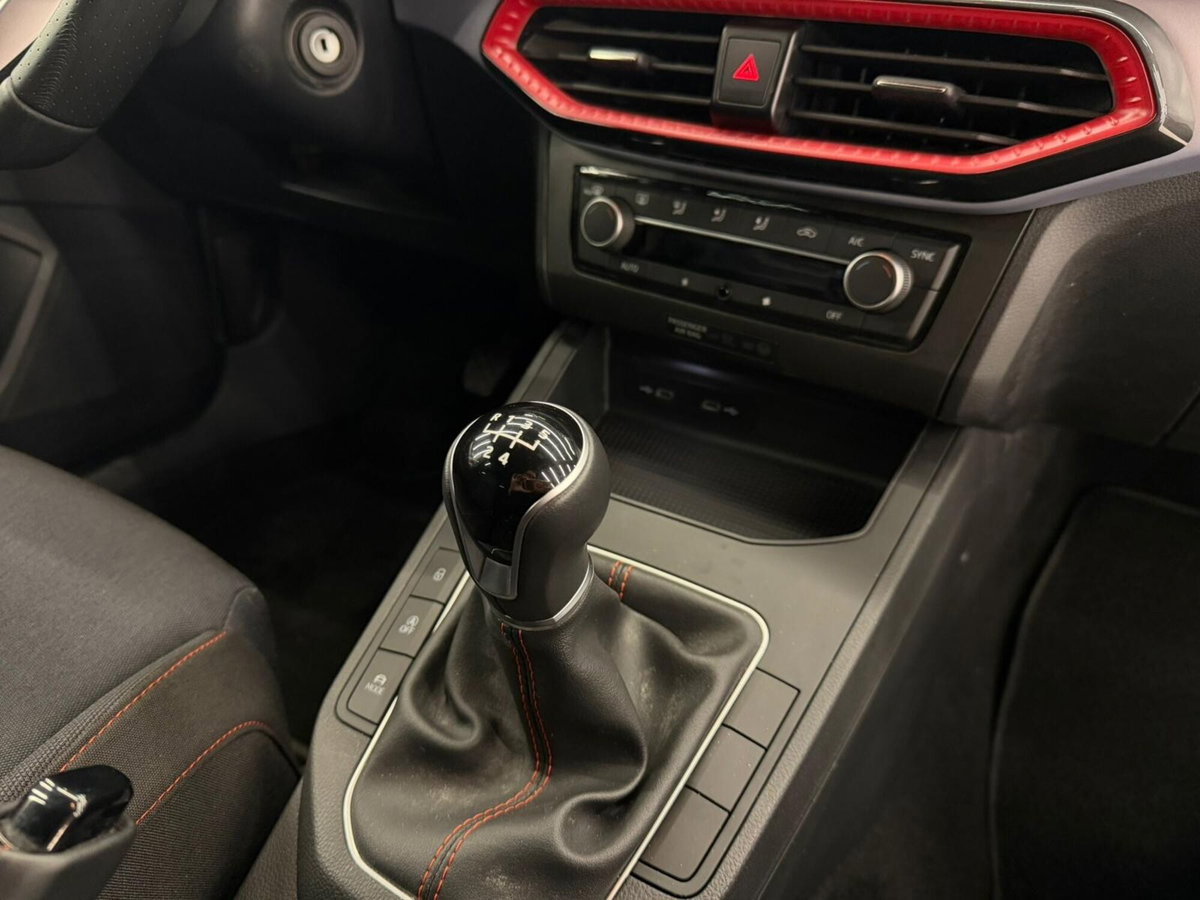 SEAT Ibiza 1.0 ecotsi Business 95cv (12)