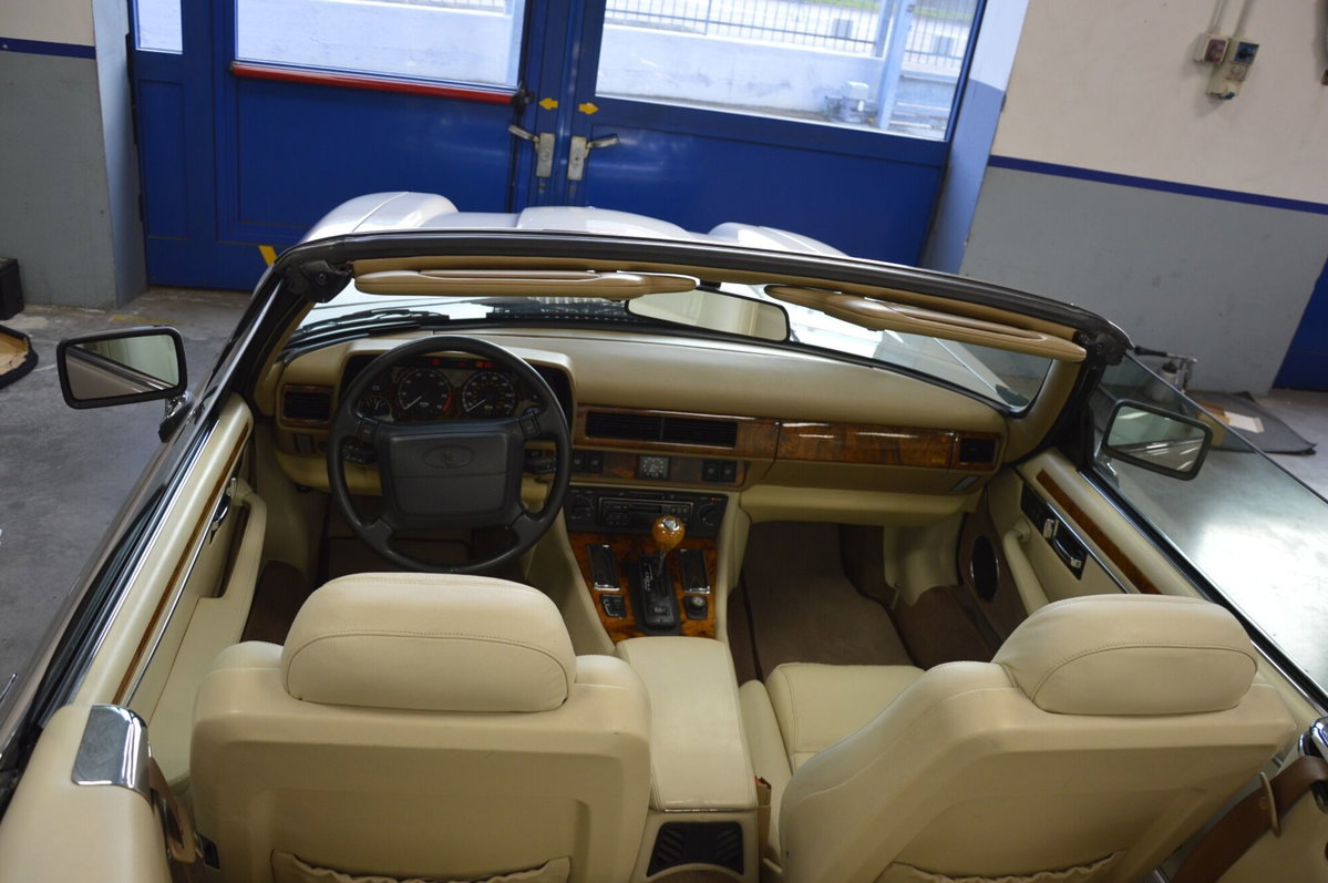 Jaguar XJS 4.0 cat Convertible (8)