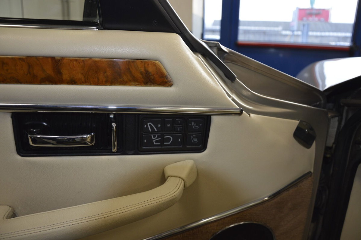 Jaguar XJS 4.0 cat Convertible (11)