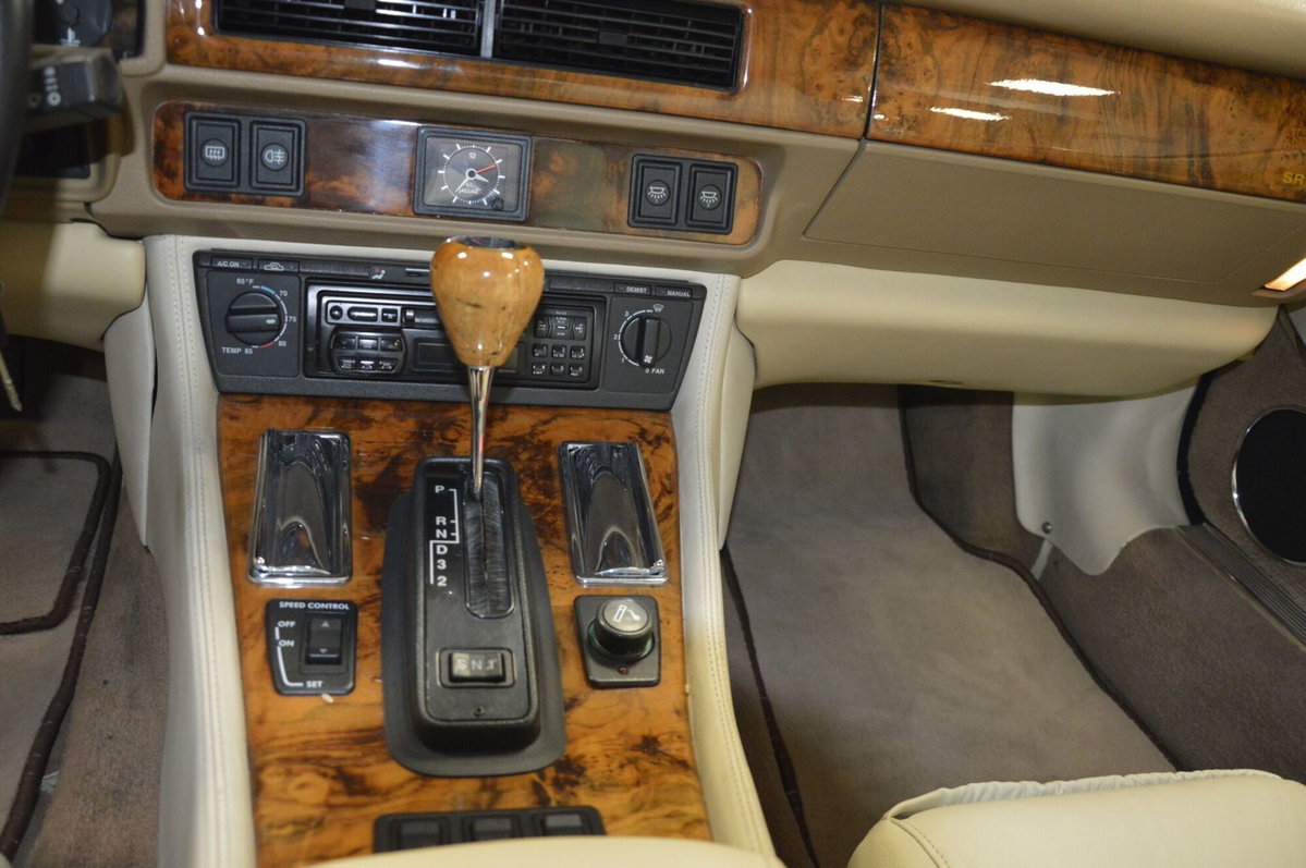Jaguar XJS 4.0 cat Convertible (12)