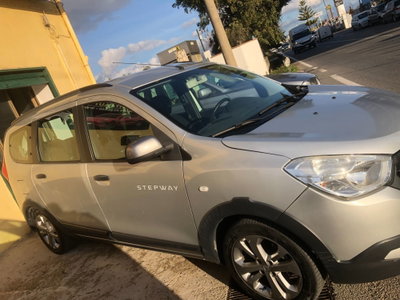 Dacia Lodgy Stepway 1.5 dCi 8V 110CV Start&Stop 7 posti (5)