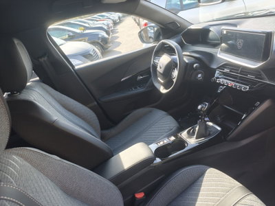 Peugeot 2008 PureTech 100 S&S Allure Pack (10)
