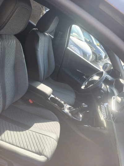 Peugeot 2008 PureTech 100 S&S Allure Pack (14)