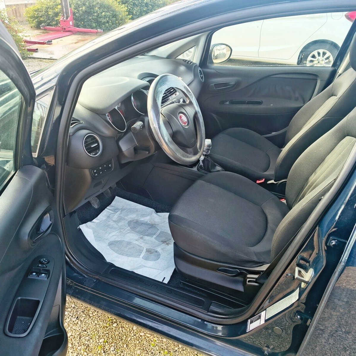 Fiat Punto 1.3 MJT II 75 CV 5 porte Street (5)