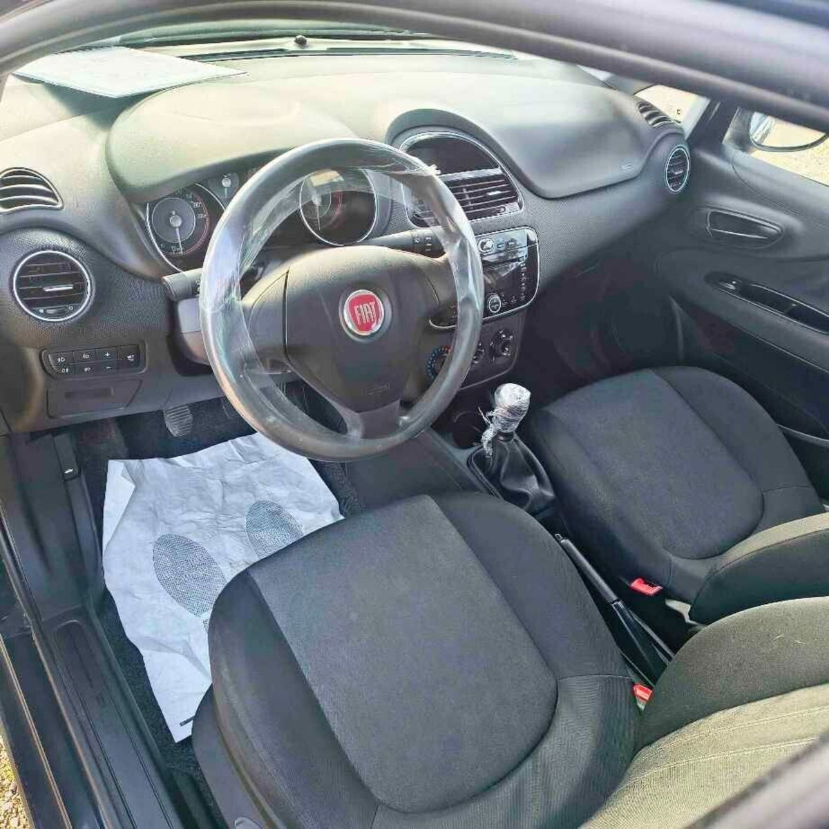 Fiat Punto 1.3 MJT II 75 CV 5 porte Street (6)