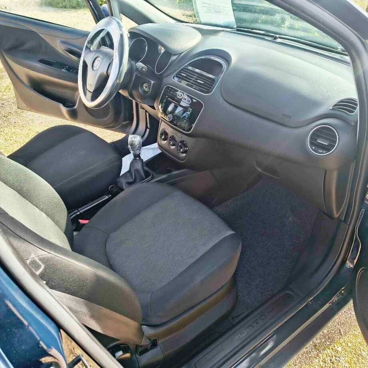 Fiat Punto 1.3 MJT II 75 CV 5 porte Street (9)