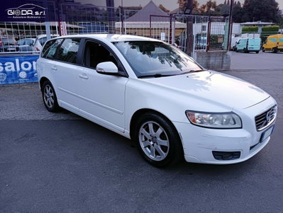 Volvo V50 D4 Geartronic Kinetic (3)