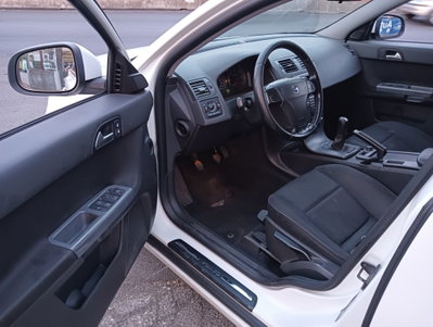 Volvo V50 D4 Geartronic Kinetic (7)