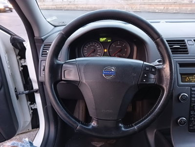Volvo V50 D4 Geartronic Kinetic (9)