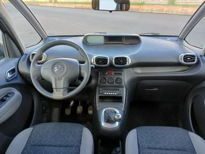 Citroen C3 Picasso 1.6 HDi 90 Seduction (11)