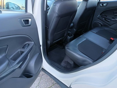 Ford EcoSport 1.5 TDCi 95 CV Titanium S (12)