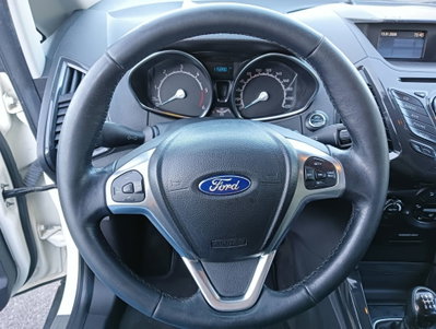 Ford EcoSport 1.5 TDCi 95 CV Titanium S (9)