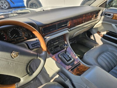 Jaguar Sovereign 4.0 cat automatic (10)
