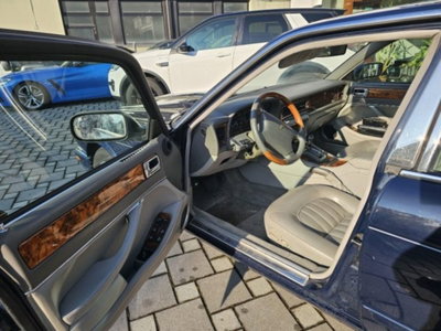 Jaguar Sovereign 4.0 cat automatic (5)