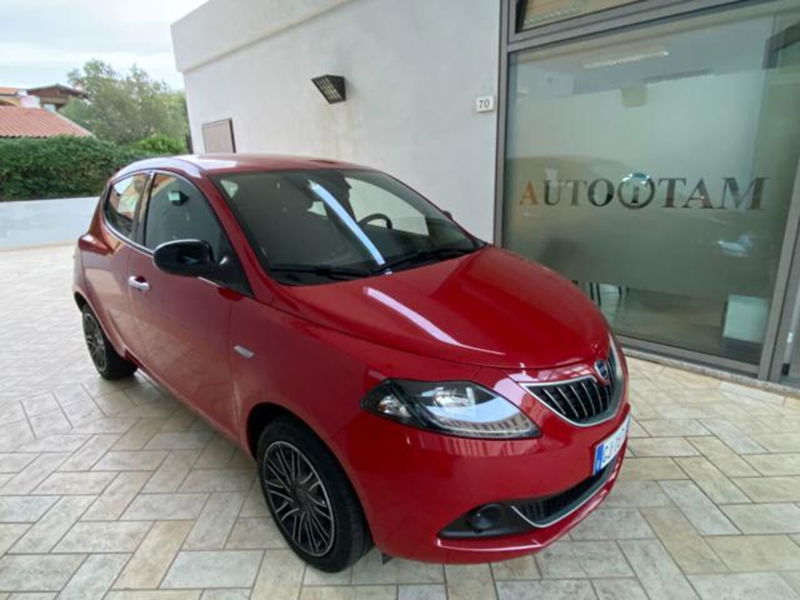 Lancia Ypsilon 1.0 FireFly 5 porte S&S Hybrid Ecochic Gold