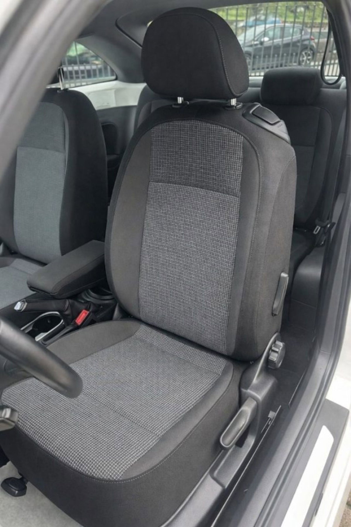 Volkswagen Maggiolino 1.2 TSI Design (11)
