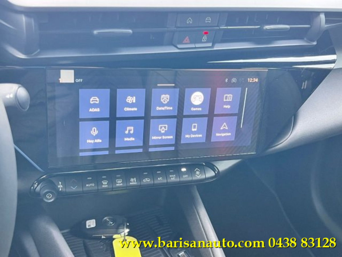Alfa Romeo Junior 1.2 ibrida Q4 Intensa 145cv edct6 (12)