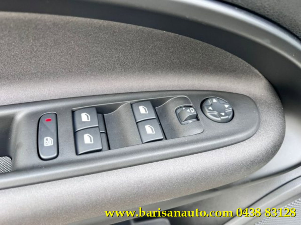 Alfa Romeo Junior 1.2 ibrida Q4 Intensa 145cv edct6 (13)
