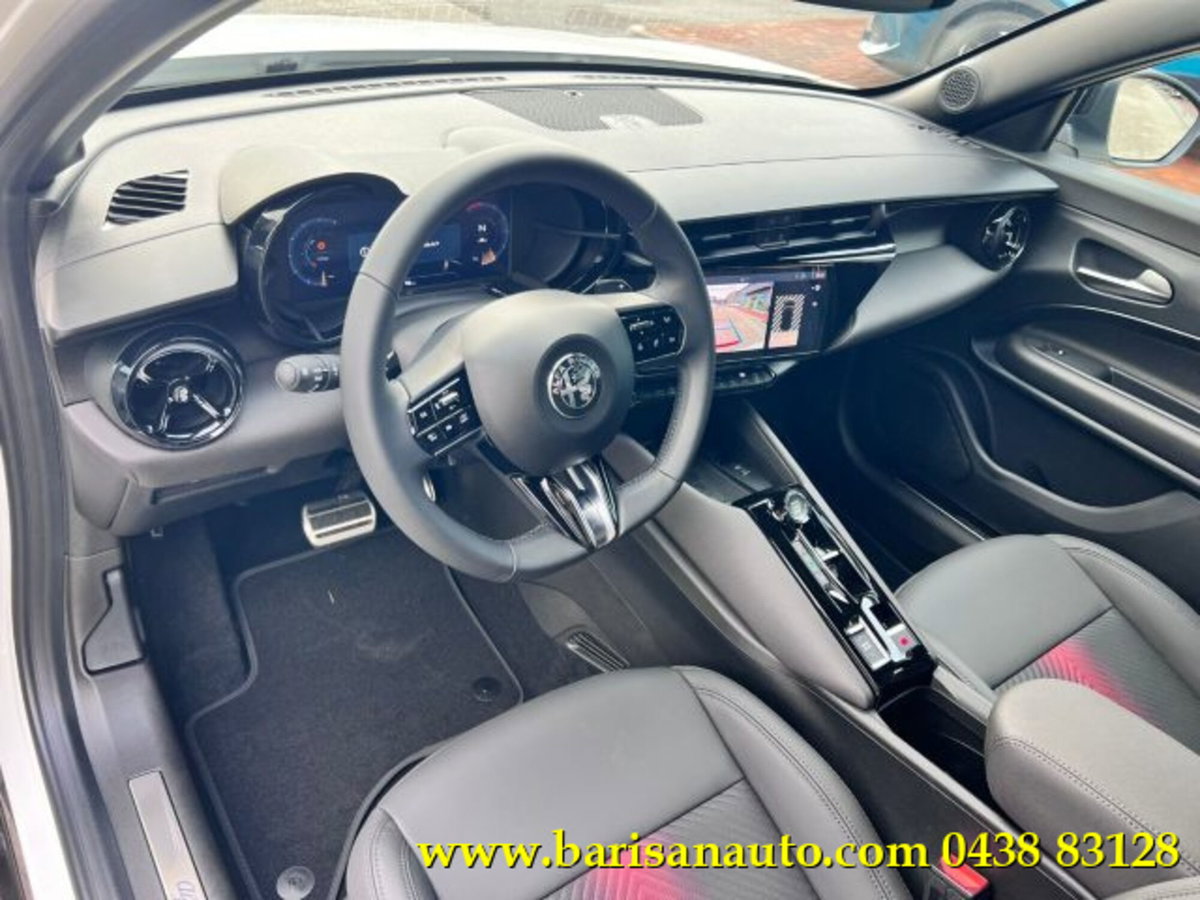 Alfa Romeo Junior 1.2 ibrida Q4 Intensa 145cv edct6 (19)