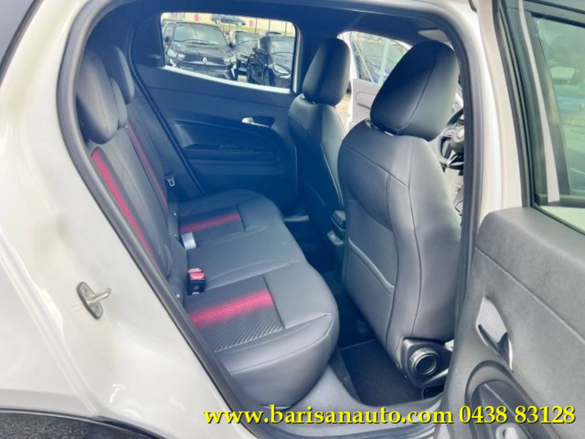 Alfa Romeo Junior 1.2 ibrida Q4 Intensa 145cv edct6 (7)