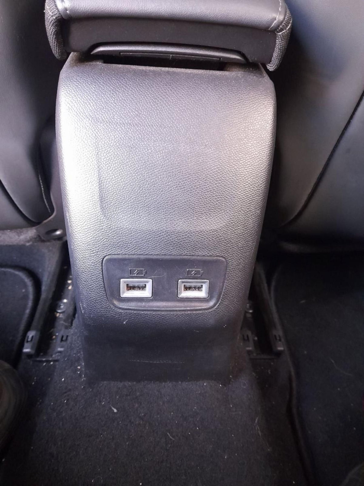 Peugeot 2008 BlueHDi 130 S&S EAT8 Allure Pack (14)