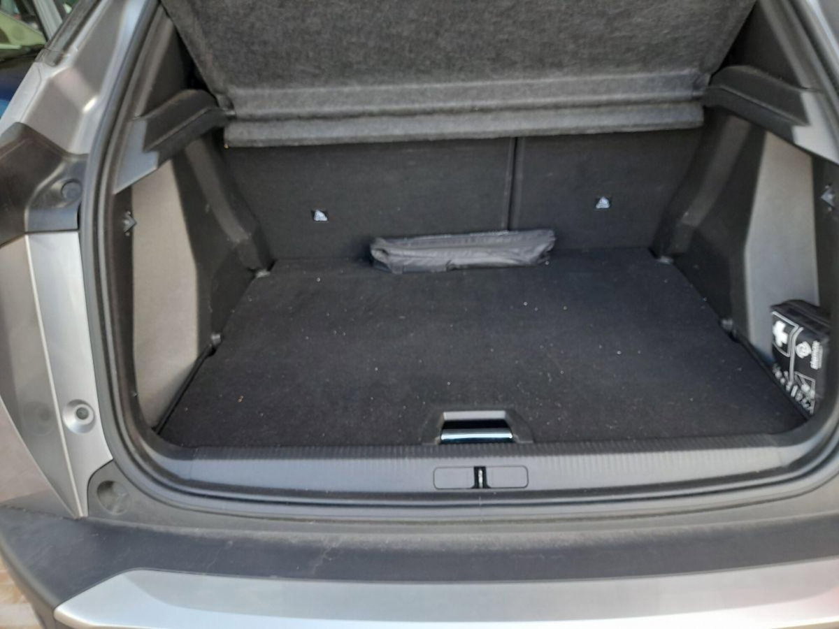 Peugeot 2008 BlueHDi 130 S&S EAT8 Allure Pack (15)