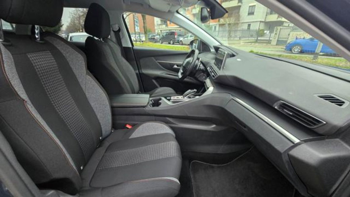 Peugeot 3008 BlueHDi 120 EAT6 S&S Business (14)