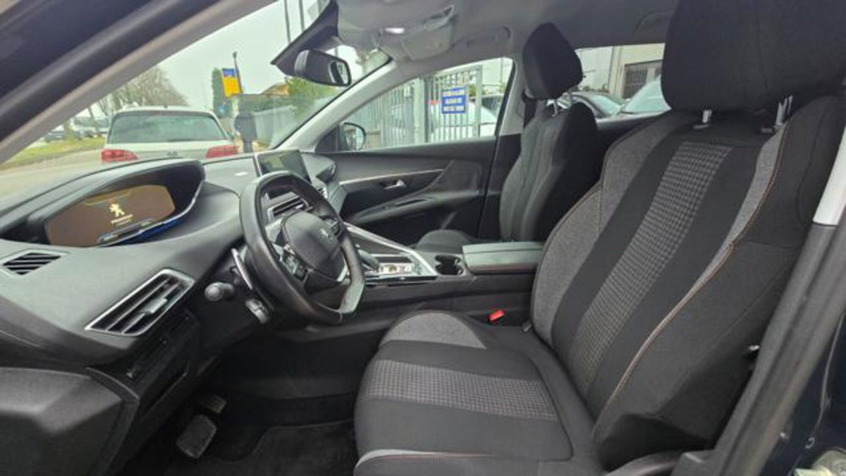 Peugeot 3008 BlueHDi 120 EAT6 S&S Business (15)