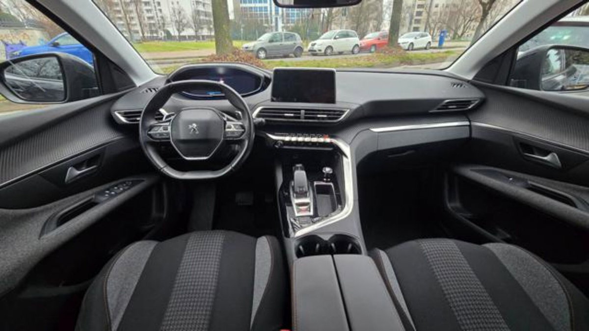 Peugeot 3008 BlueHDi 120 EAT6 S&S Business (16)