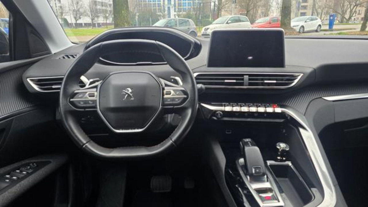 Peugeot 3008 BlueHDi 120 EAT6 S&S Business (17)