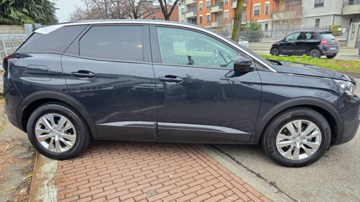 Peugeot 3008 BlueHDi 120 EAT6 S&S Business (9)