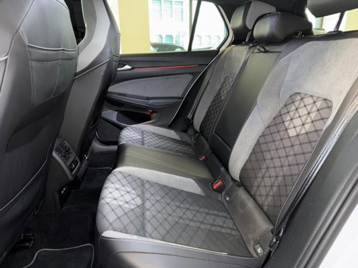 Volkswagen Golf Variant 2.0 TDI 150 CV DSG SCR 4Motion R-Line (12)