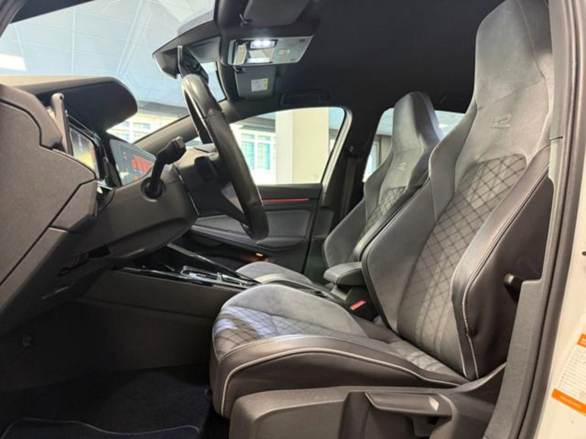 Volkswagen Golf Variant 2.0 TDI 150 CV DSG SCR 4Motion R-Line (2)