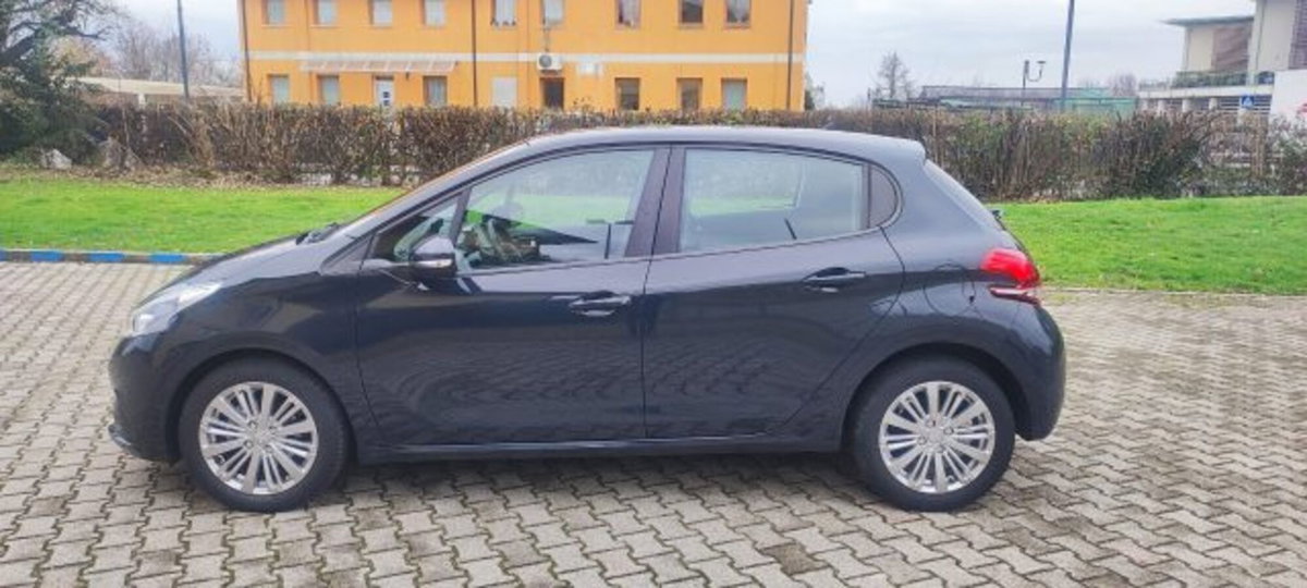 Peugeot 208 82 5p. GPL Allure (2)