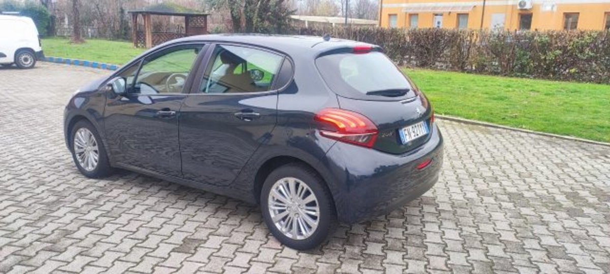 Peugeot 208 82 5p. GPL Allure (3)