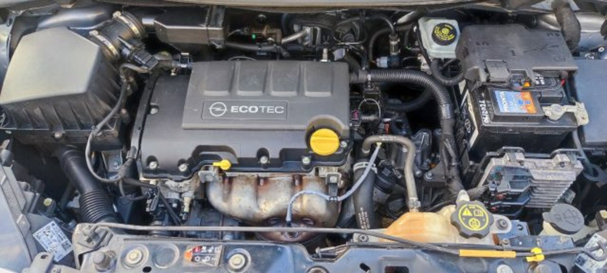 Opel Corsa Coupé 1.2 n-Joy (14)