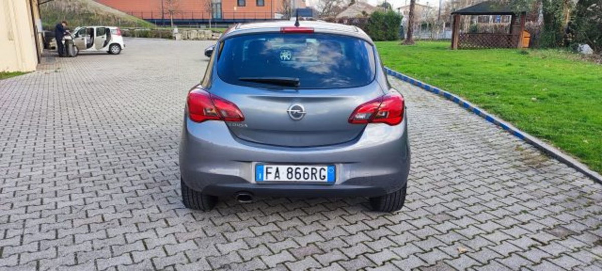 Opel Corsa Coupé 1.2 n-Joy (4)