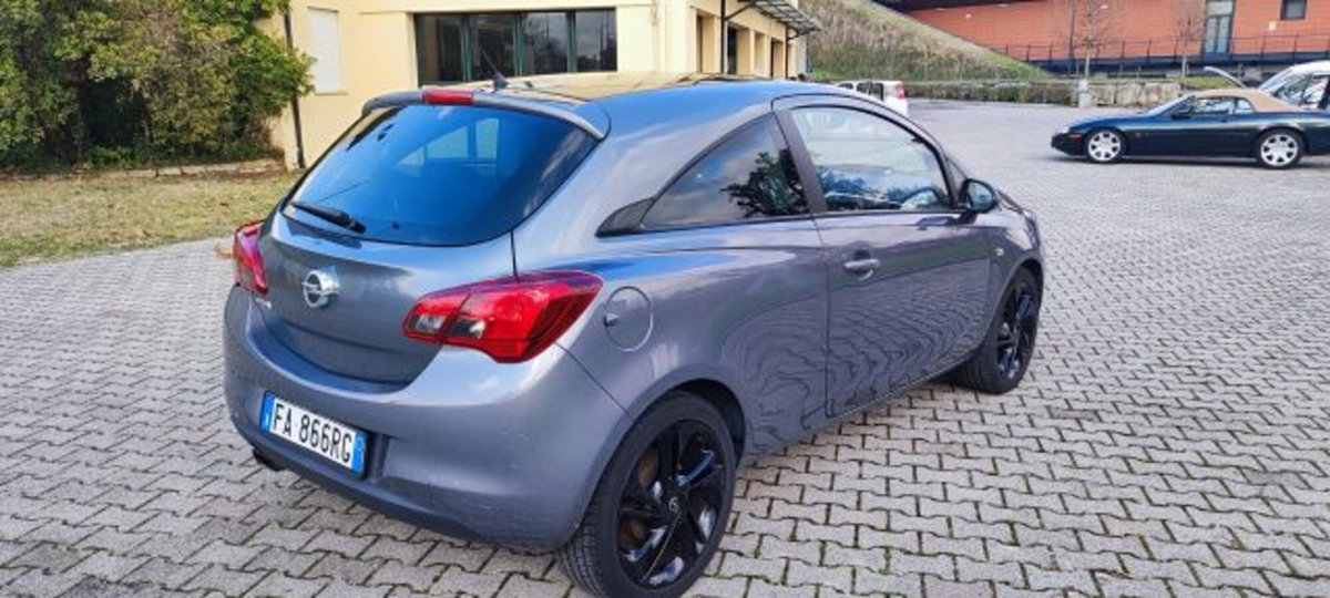 Opel Corsa Coupé 1.2 n-Joy (5)