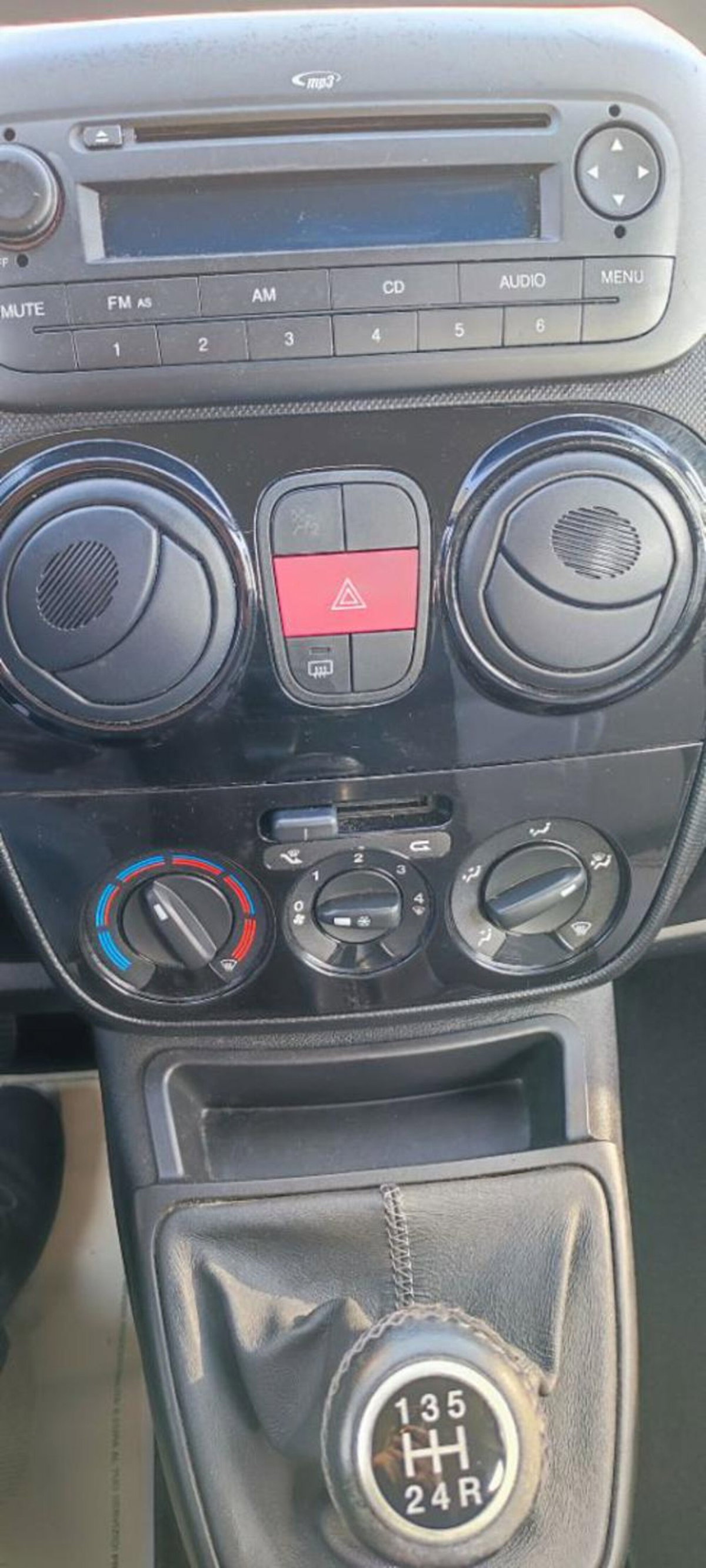 Fiat Qubo 1.3 MJT 95 CV Lounge (19)