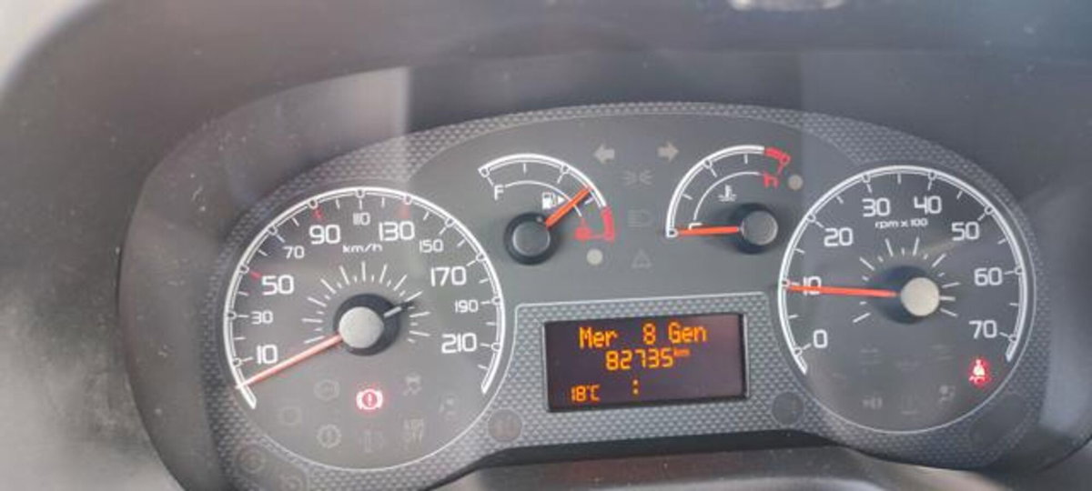 Fiat Qubo 1.3 MJT 95 CV Lounge (20)