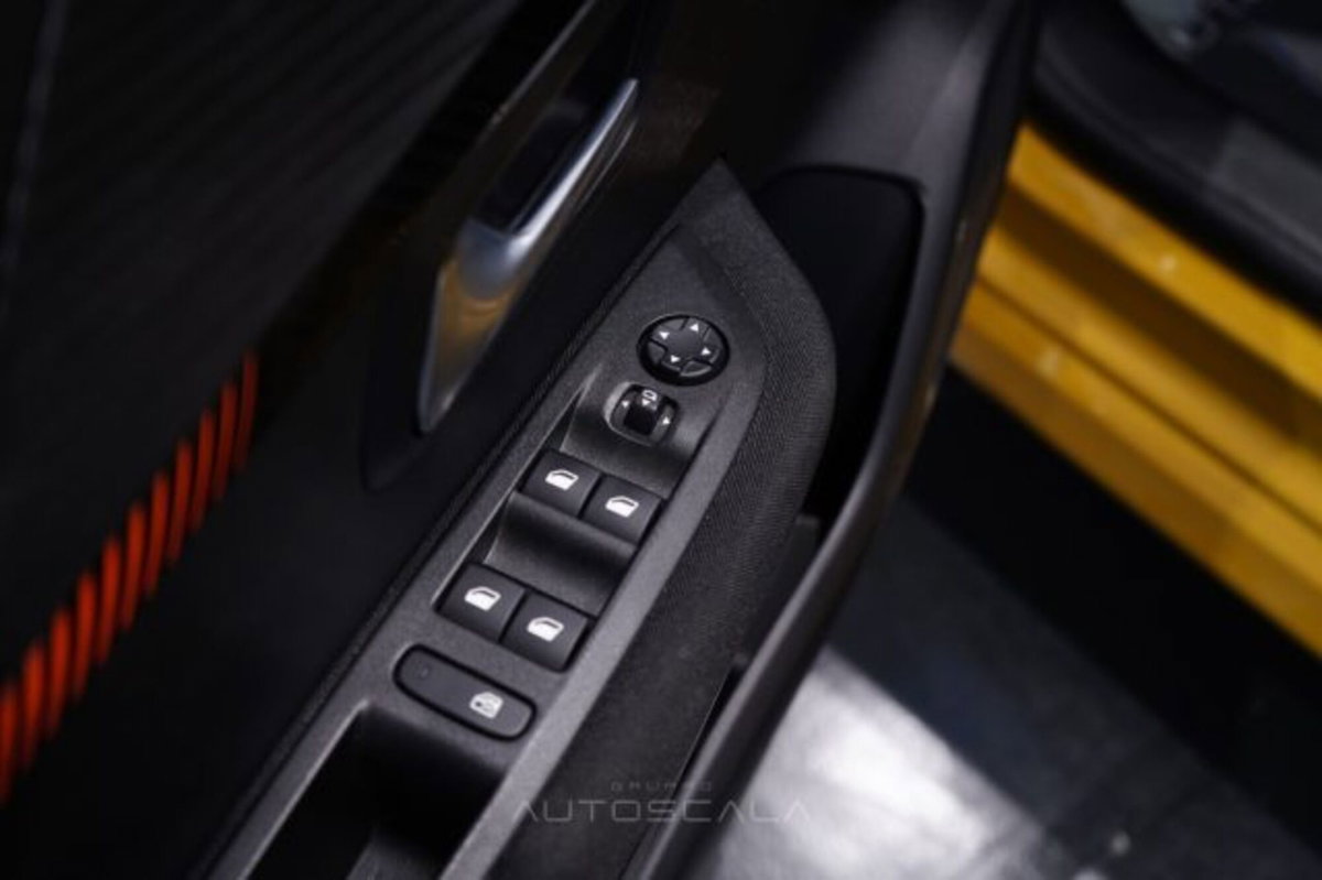 Peugeot 208 50 kWh Active (10)
