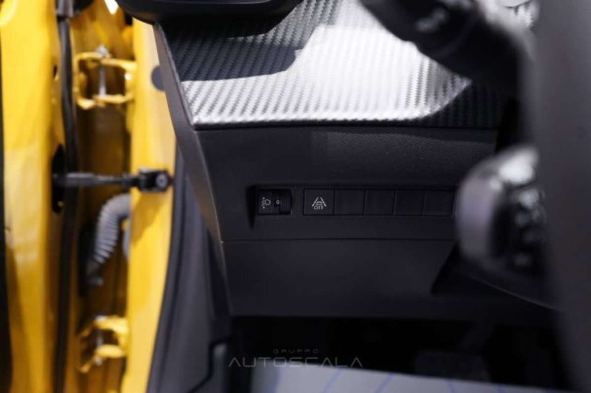 Peugeot 208 50 kWh Active (12)