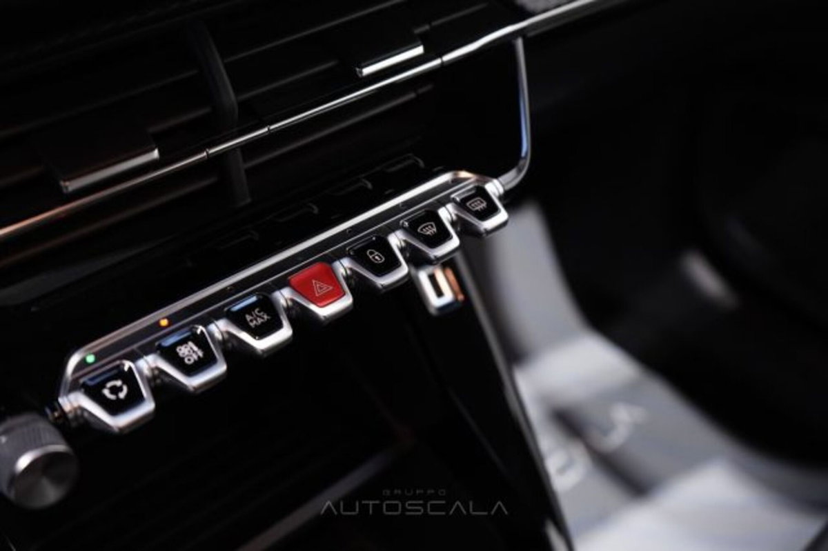 Peugeot 208 50 kWh Active (19)