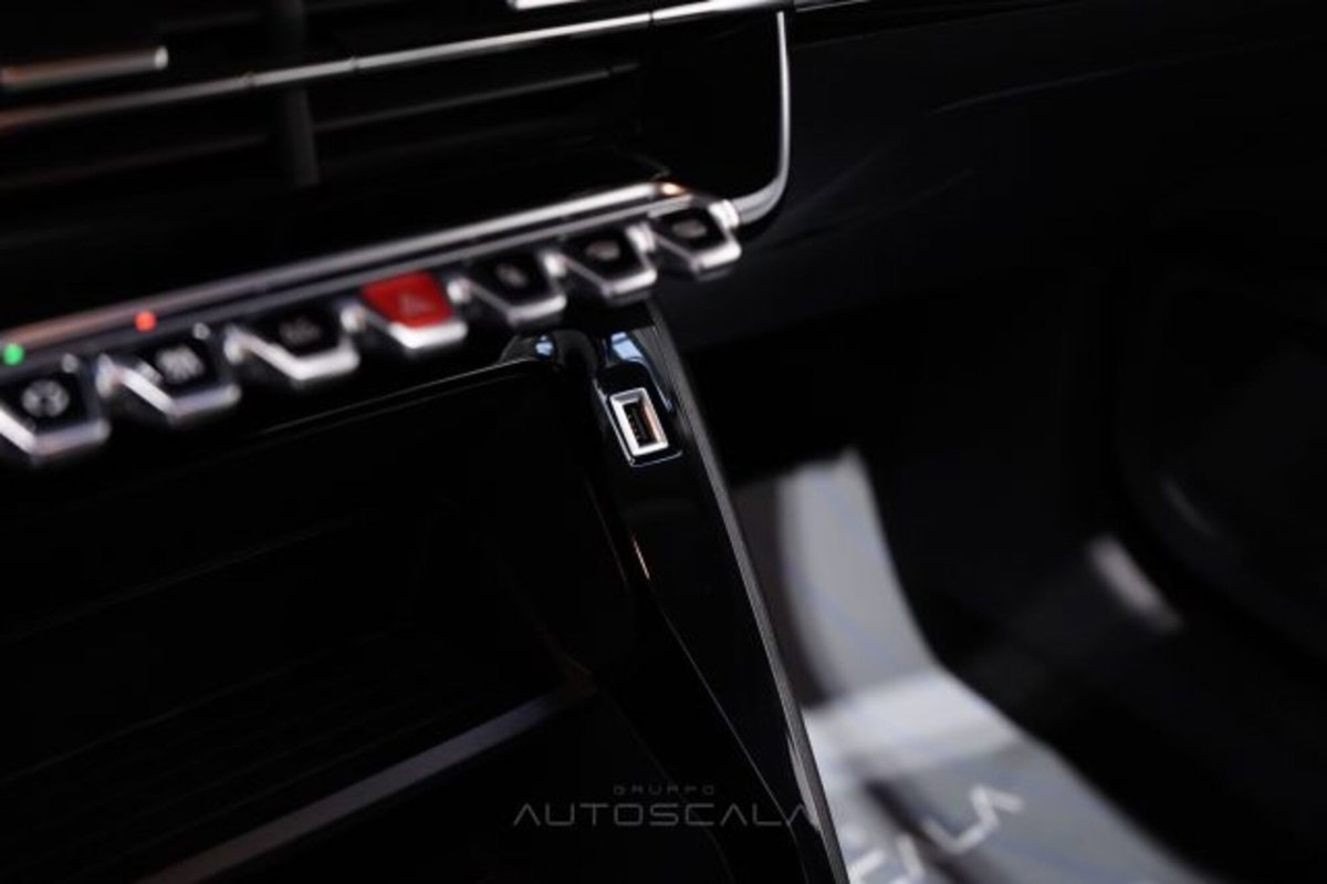 Peugeot 208 50 kWh Active (20)