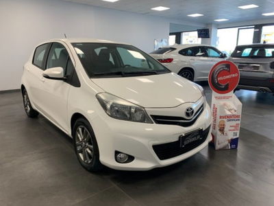 Toyota Yaris 1.0 5 porte Lounge usata